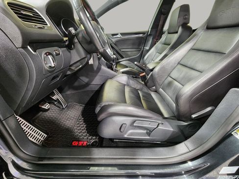 Used 2014 Volkswagen GTI Driver's Edition FWD image 12