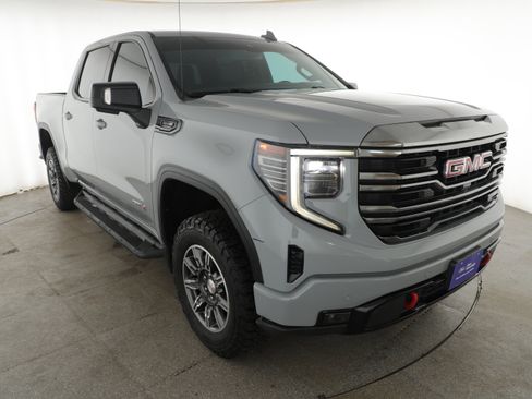 Used 2024 GMC Sierra 1500 AT4 w/ AT4 Preferred Package AWD/4WD image 3