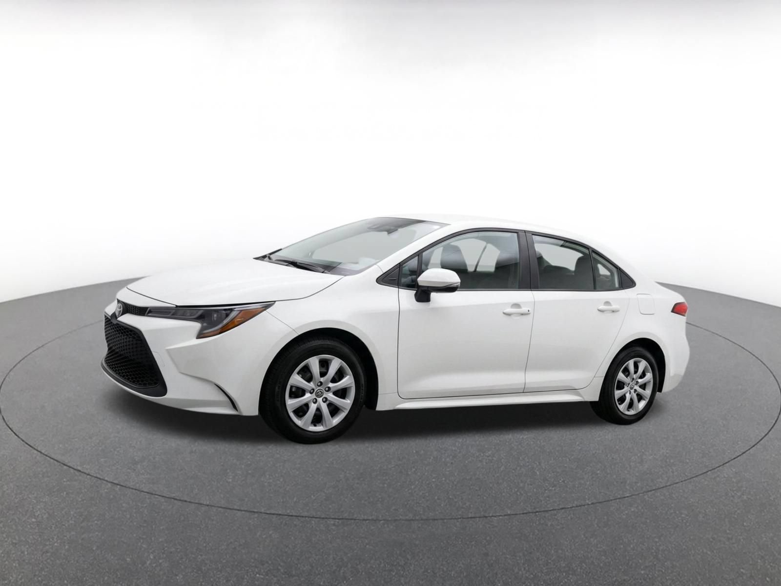 Used 2025 Toyota Corolla LE FWD image 3