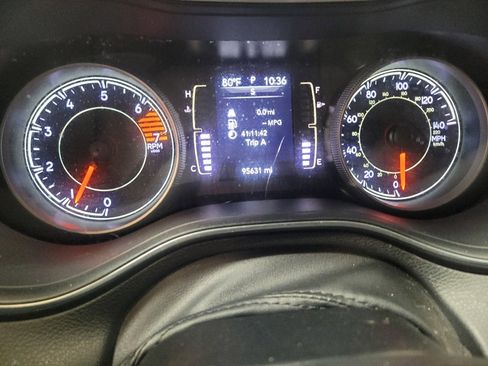Used 2019 Jeep Cherokee Latitude w/ Popular Appearance Group FWD image 23
