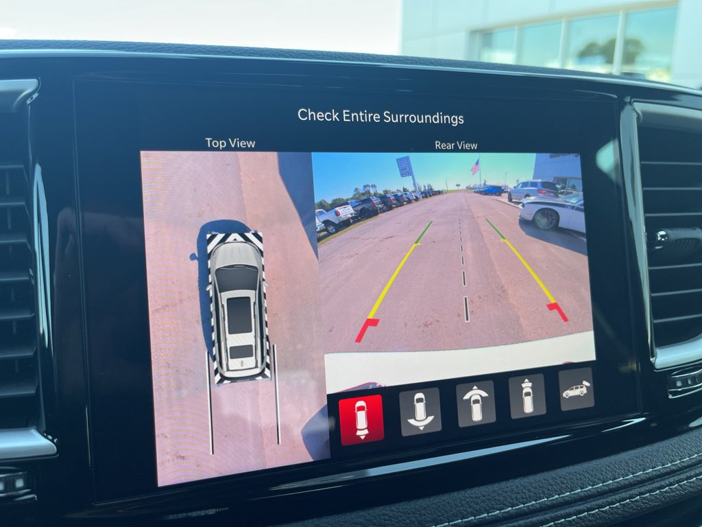 New 2025 Chrysler Pacifica Select AWD/4WD image 14