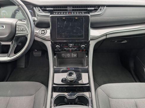 Used 2021 Jeep Grand Cherokee L Laredo w/ Luxury Tech Group I RWD image 7