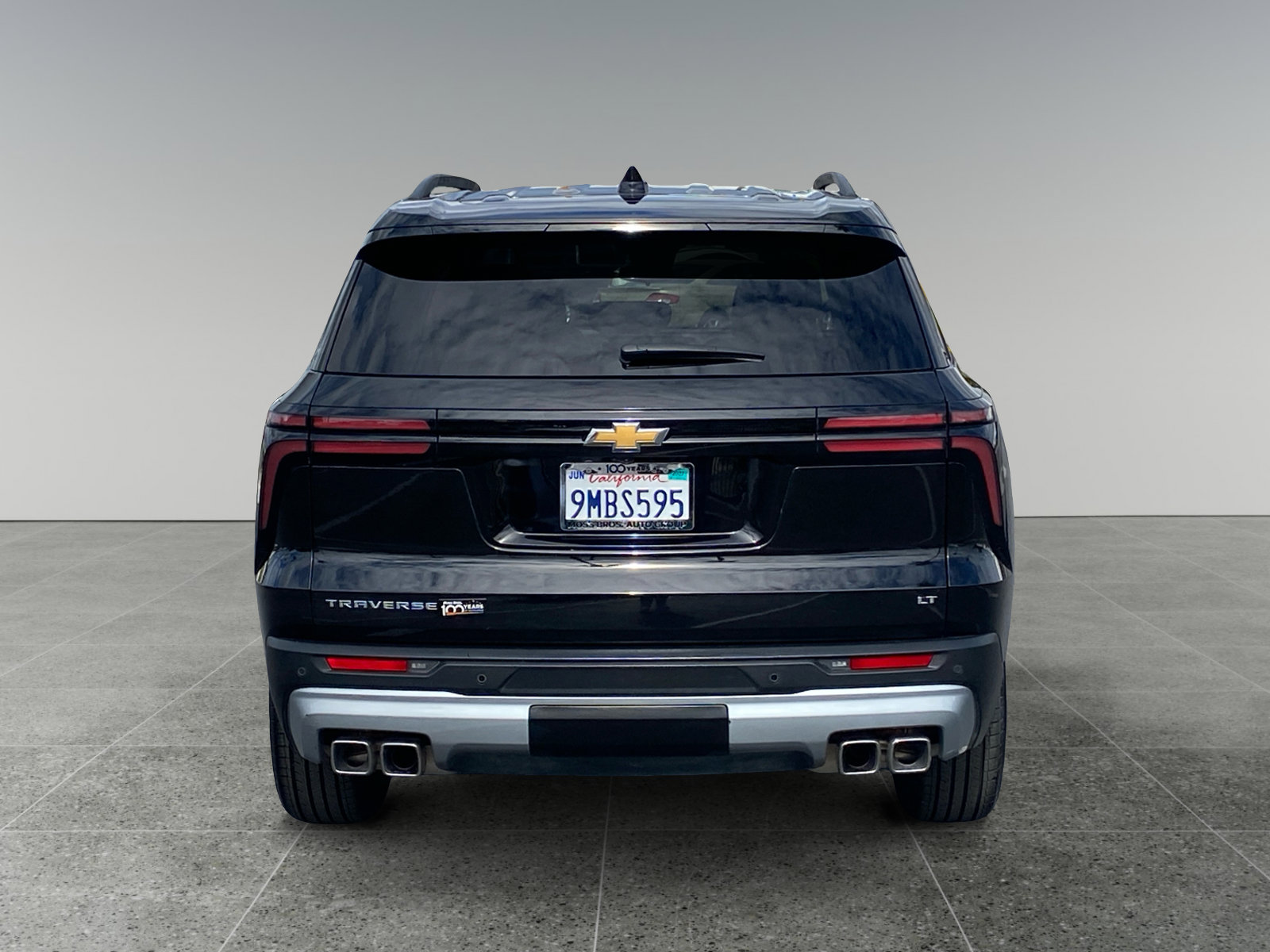 Used 2024 Chevrolet Traverse LT FWD image 4