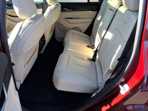 New 2025 Jeep Grand Cherokee Limited image 13