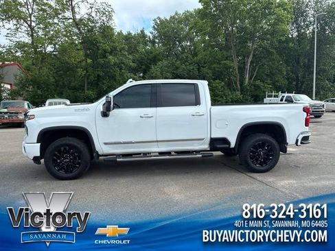 Used 2024 Chevrolet Silverado 3500 High Country w/ High Country Premium Package AWD/4WD image 1