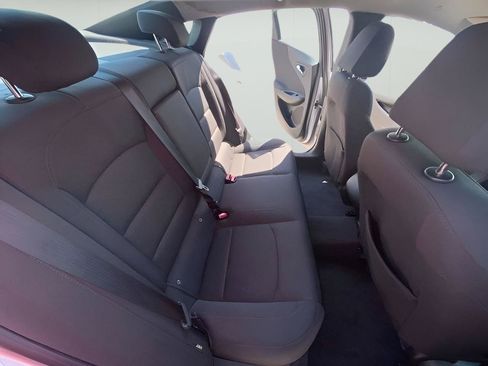 Used 2016 Chevrolet Malibu LS FWD image 3