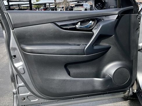 Used 2020 Nissan Rogue Sport SV image 22