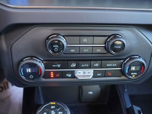 Certified 2025 Ford Bronco Big Bend w/ Black Diamond Package image 25