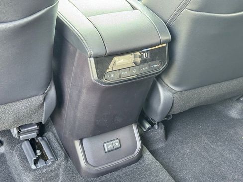 New 2026 Toyota Highlander XLE AWD/4WD image 14