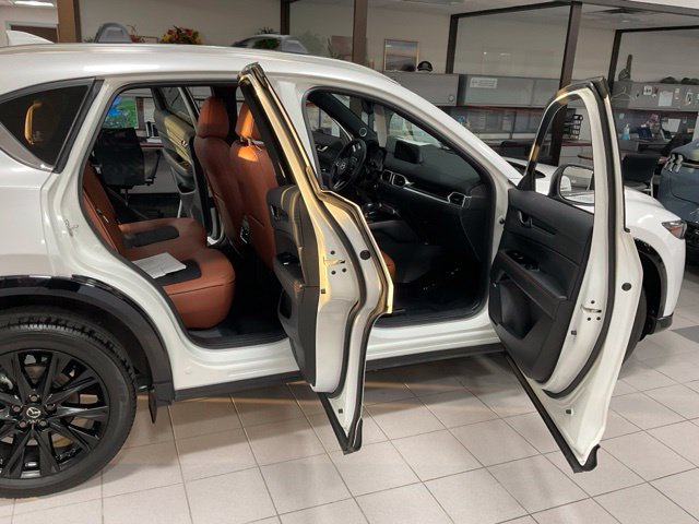 Certified 2025 MAZDA CX-5 Carbon Edition AWD/4WD image 32