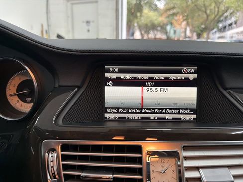 Used 2014 Mercedes-Benz CLS 550 image 32