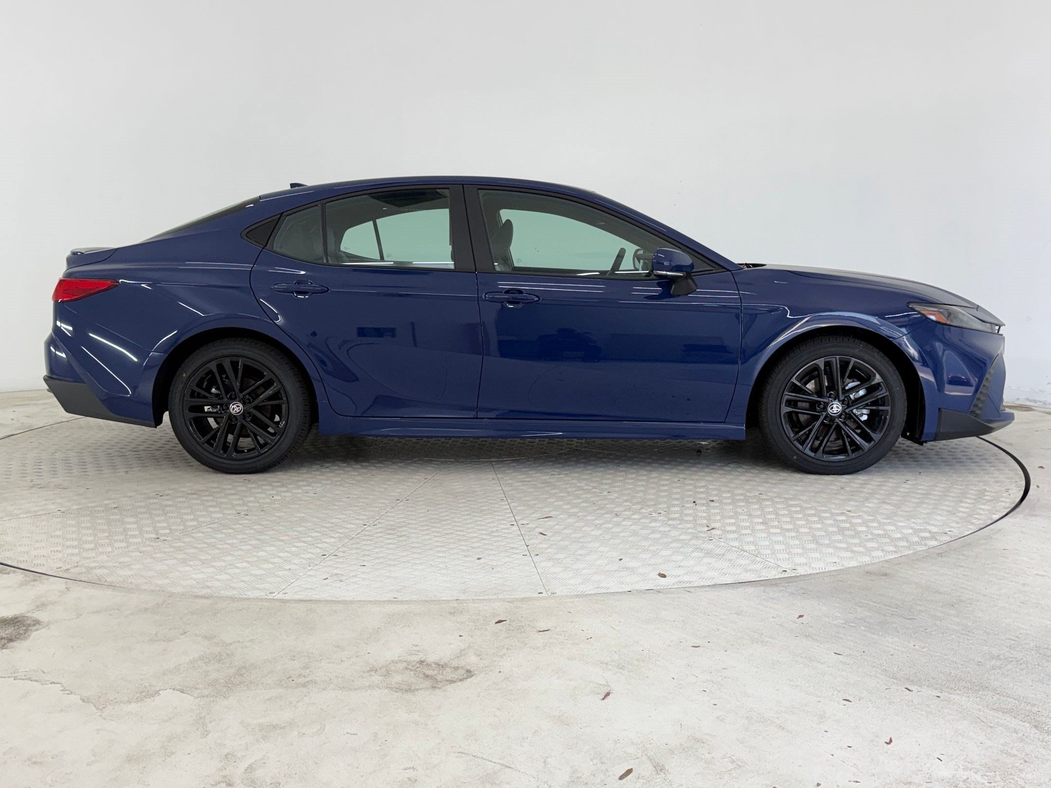 Used 2026 Toyota Camry SE w/ Convenience Package FWD image 8