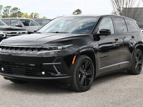 Used 2024 Jeep Wagoneer Launch Edition image 6