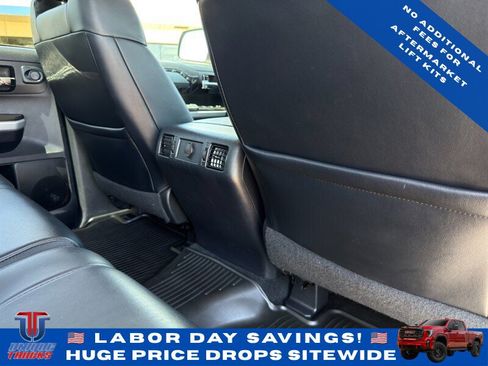 Used 2018 Toyota Tundra Platinum AWD/4WD image 32