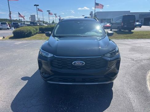 Used 2023 Ford Escape ST-Line FWD image 3