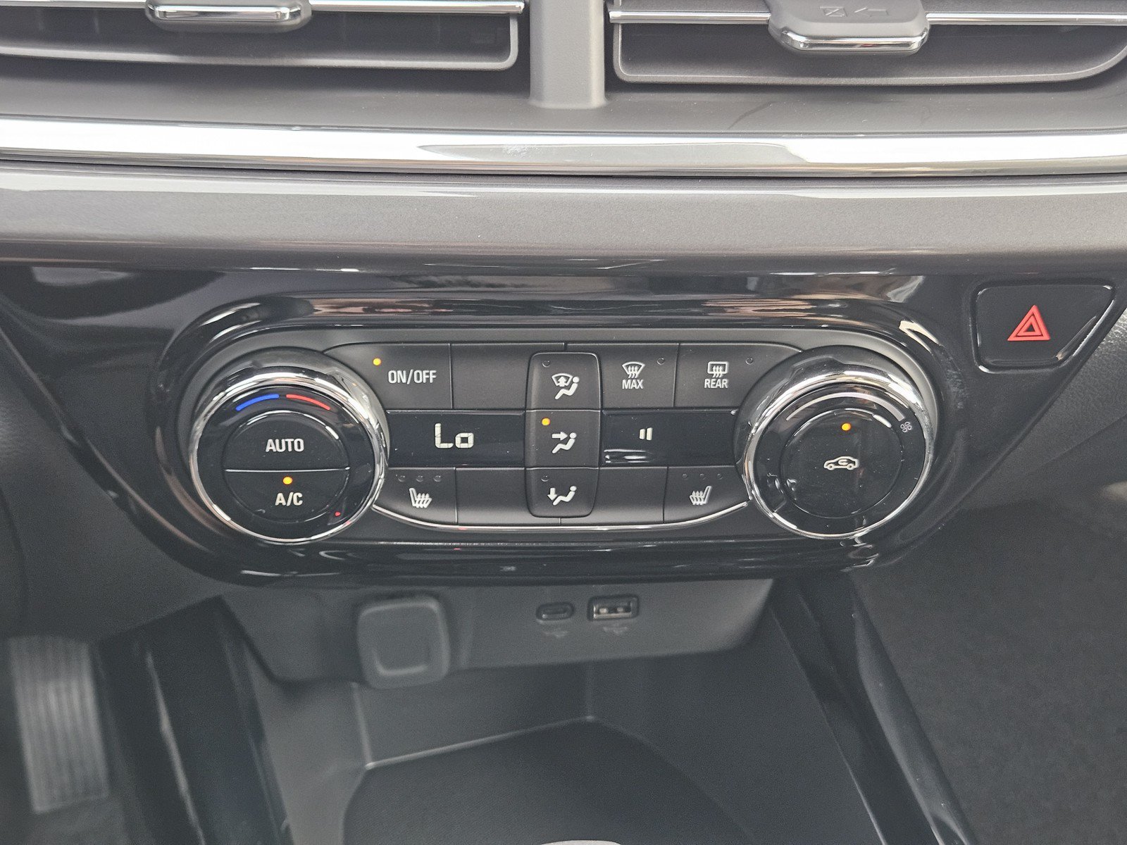New 2026 Chevrolet Trax ACTIV w/ Driver Confidence Package FWD image 14