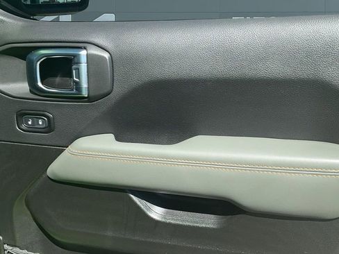 Used 2025 Jeep Gladiator Mojave image 26