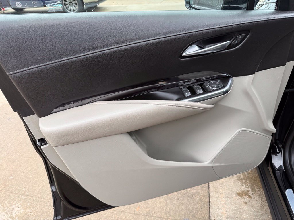 Used 2019 Cadillac XT4 Luxury w/ Cold Weather Package AWD/4WD image 26