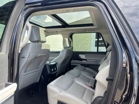 Used 2025 Ford Expedition Max Active image 22