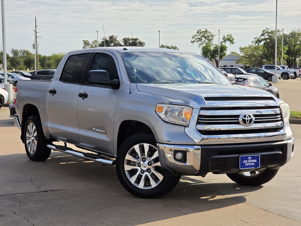 Used 2017 Toyota Tundra SR5 w/ SR5 Upgrade Package RWD image 2
