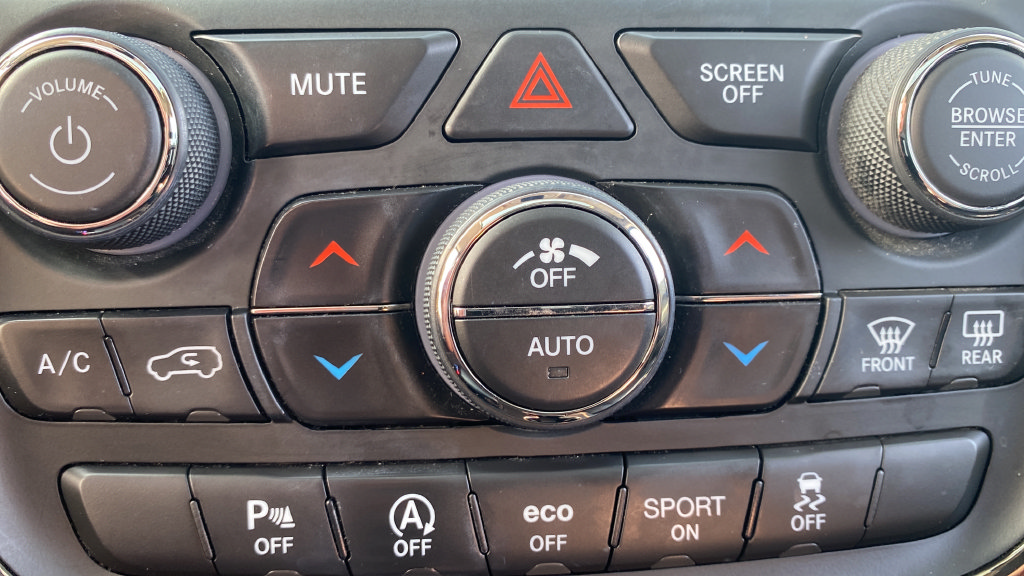 Used 2018 Dodge Durango GT w/ Premium Group AWD/4WD image 18