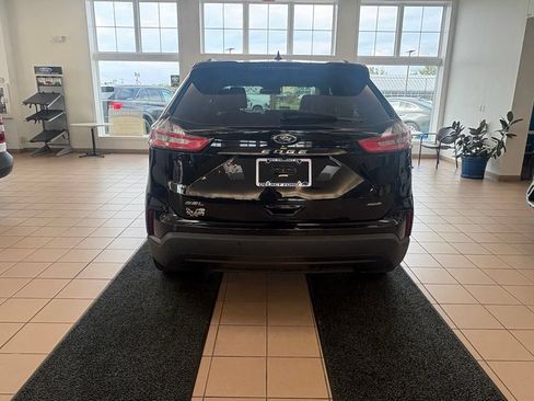 Used 2022 Ford Edge SEL w/ Sport Appearance Package AWD/4WD image 4