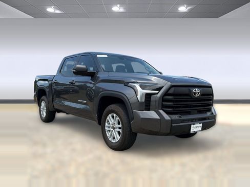 Used 2023 Toyota Tundra SR5 w/ SR5 Premium Package AWD/4WD image 6