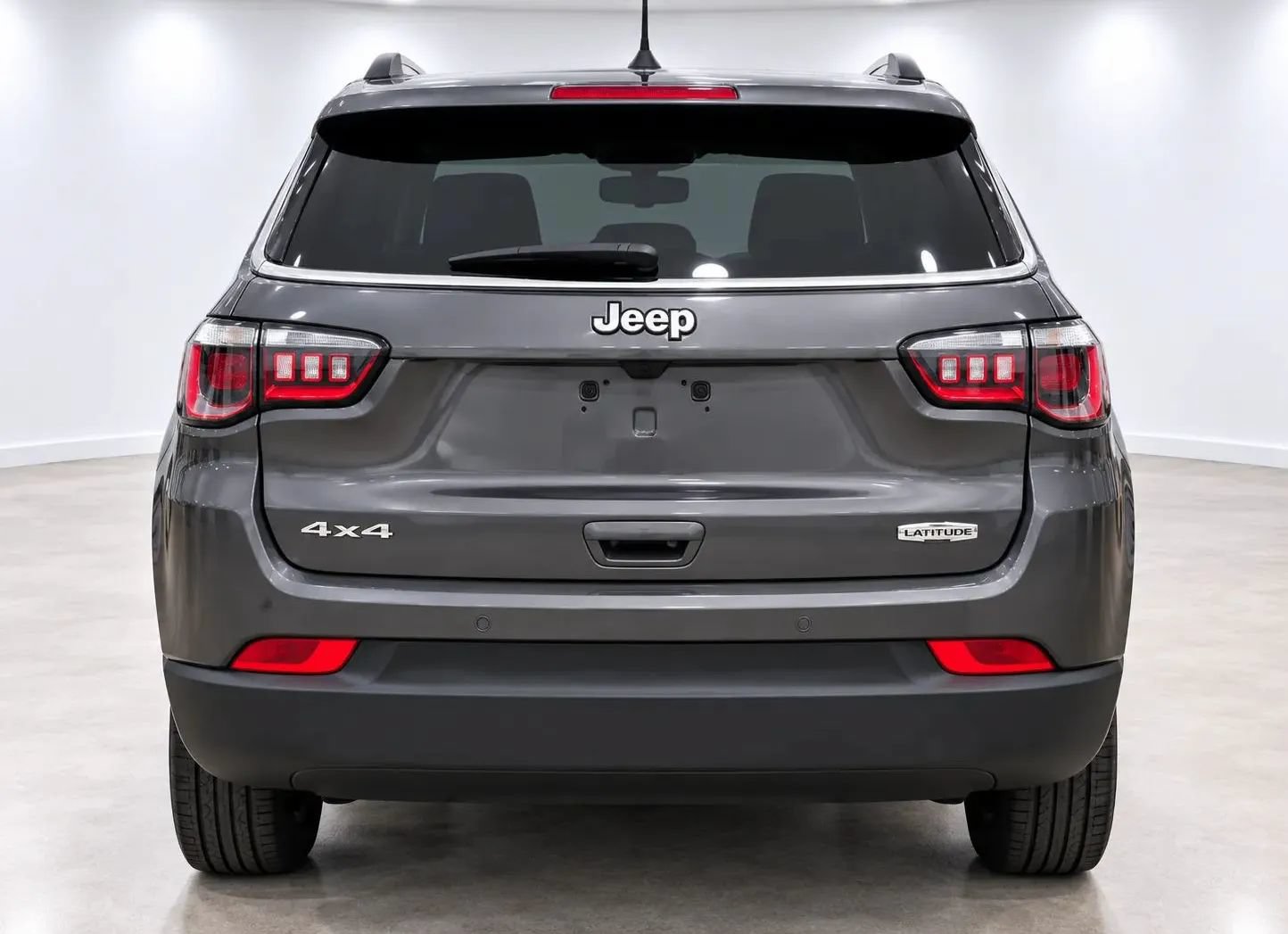 Used 2022 Jeep Compass Latitude AWD/4WD image 4
