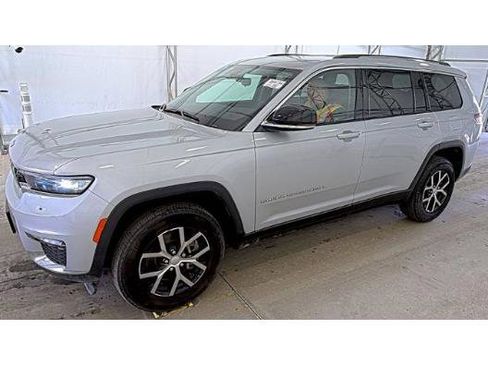 Used 2023 Jeep Grand Cherokee L Limited image 1