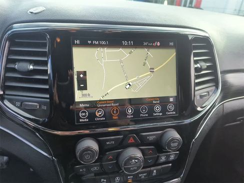 Used 2020 Jeep Grand Cherokee Limited w/ Luxury Group II image 18