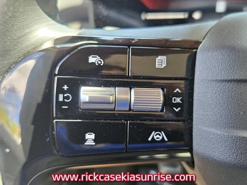 Used 2026 Kia Sorento LX FWD image 27
