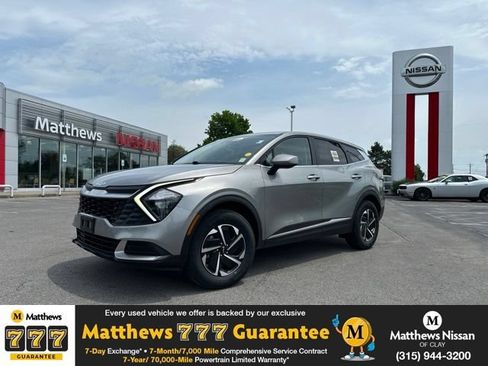 Used 2023 Kia Sportage LX AWD/4WD image 1