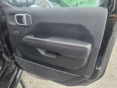 Used 2018 Jeep Wrangler Unlimited Rubicon image 18