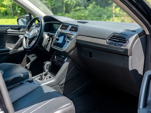 Used 2024 Volkswagen Tiguan Wolfsburg Edition AWD/4WD image 17