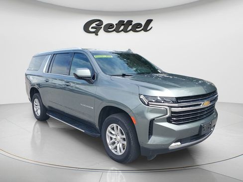 Used 2024 Chevrolet Suburban LT AWD/4WD image 3