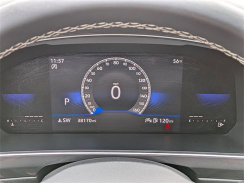 Certified 2023 Volkswagen Tiguan SE w/ Panoramic Sunroof Package image 28