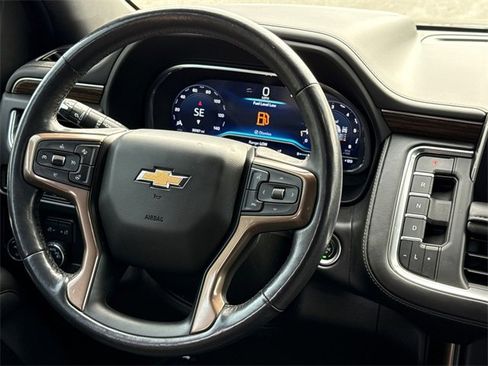 Used 2022 Chevrolet Suburban High Country image 14