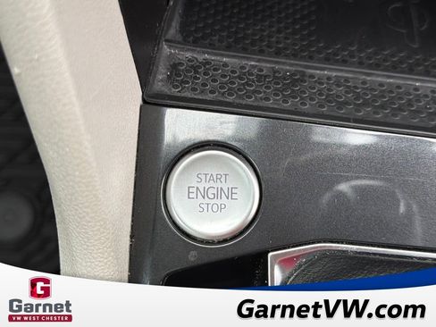 Used 2023 Volkswagen Tiguan SE w/ Panoramic Sunroof Package image 32