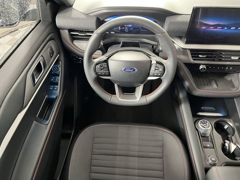 Used 2025 Ford Explorer ST-Line w/ Premium Package image 12
