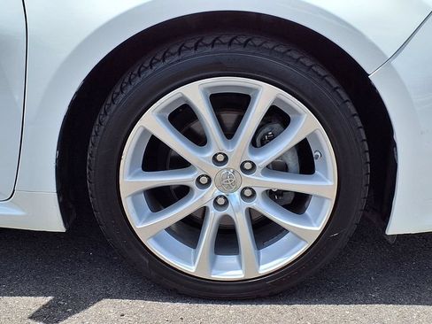 Used 2013 Toyota Avalon XLE Touring FWD image 10