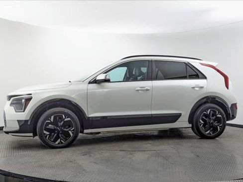 Used 2023 Kia Niro Wind FWD image 3
