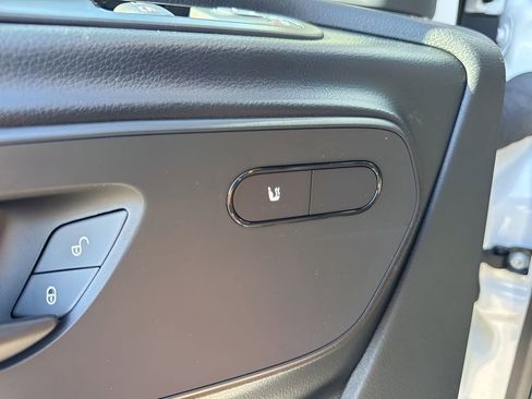 Used 2025 Mercedes-Benz Sprinter 2500 image 19