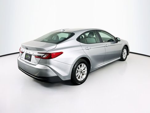 Used 2025 Toyota Camry LE image 9