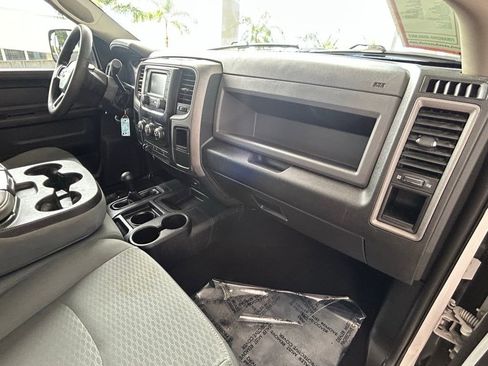 Used 2018 RAM 3500 Tradesman w/ Chrome Appearance Group image 32