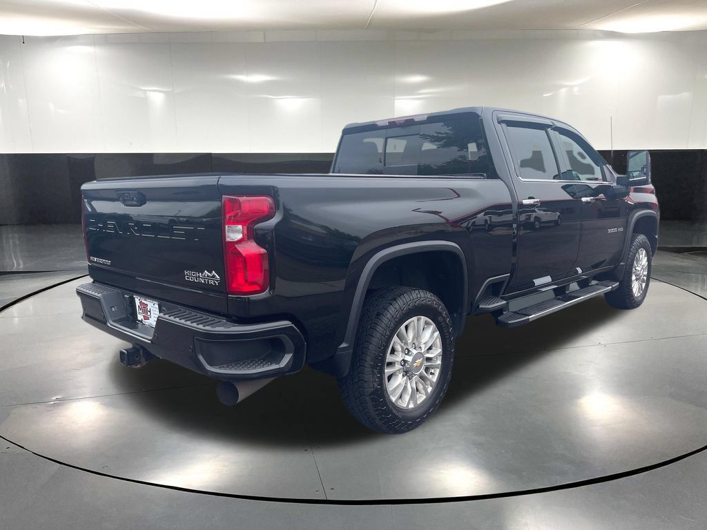 Used 2022 Chevrolet Silverado 3500 High Country w/ Technology Package AWD/4WD image 4