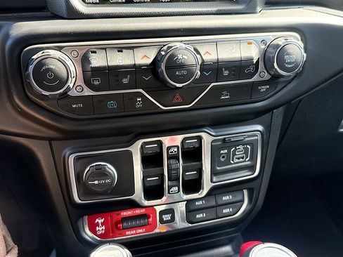 Used 2021 Jeep Wrangler Unlimited Rubicon 4xe w/ Steel Bumper Group image 17