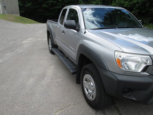 Used 2014 Toyota Tacoma 4x4 Access Cab w/ Convenience Package image 7