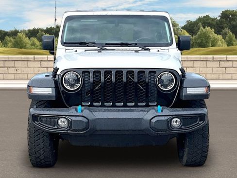 Used 2023 Jeep Wrangler Unlimited w/ Cold Weather Group AWD/4WD image 3