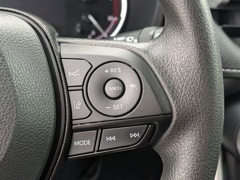 Used 2024 Toyota RAV4 XLE FWD image 20