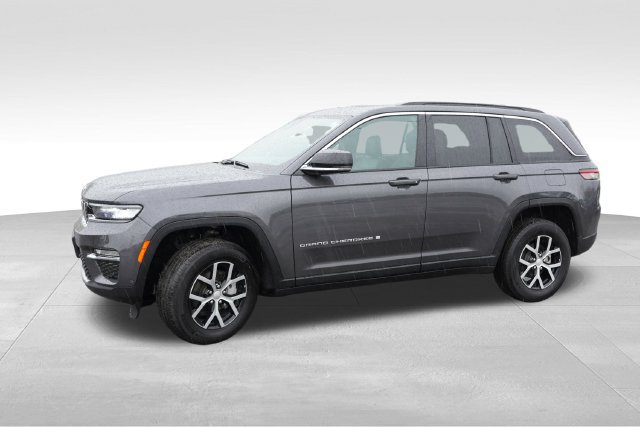 Certified 2024 Jeep Grand Cherokee Limited w/ Luxury Tech Group II AWD/4WD image 10